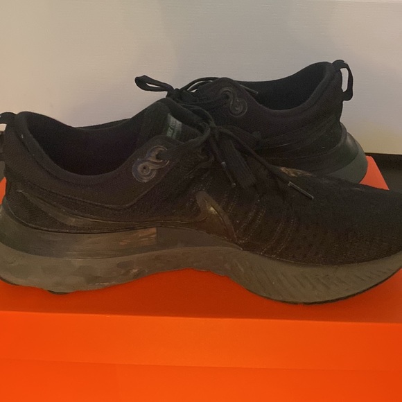Nike react infinity run in black - Picture 3 of 6